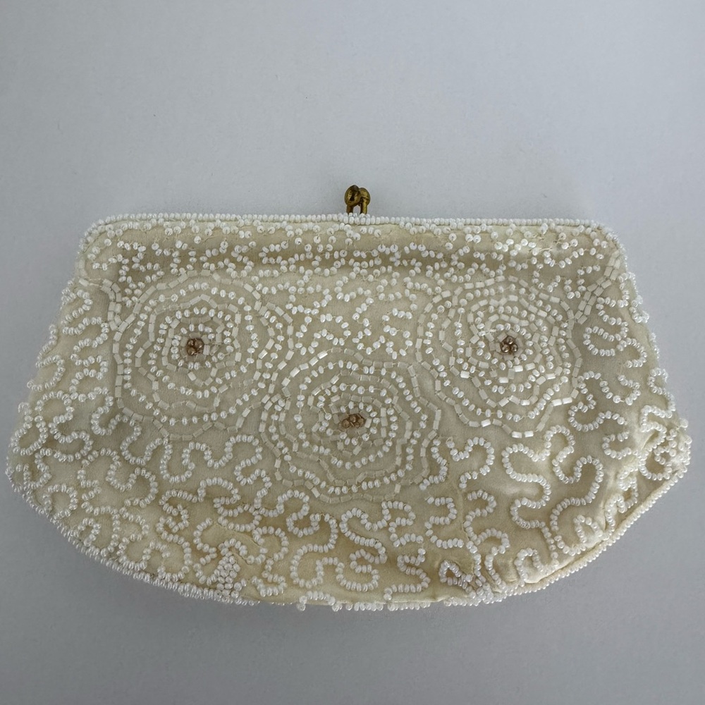 Elegant Cream Beaded Clutch
